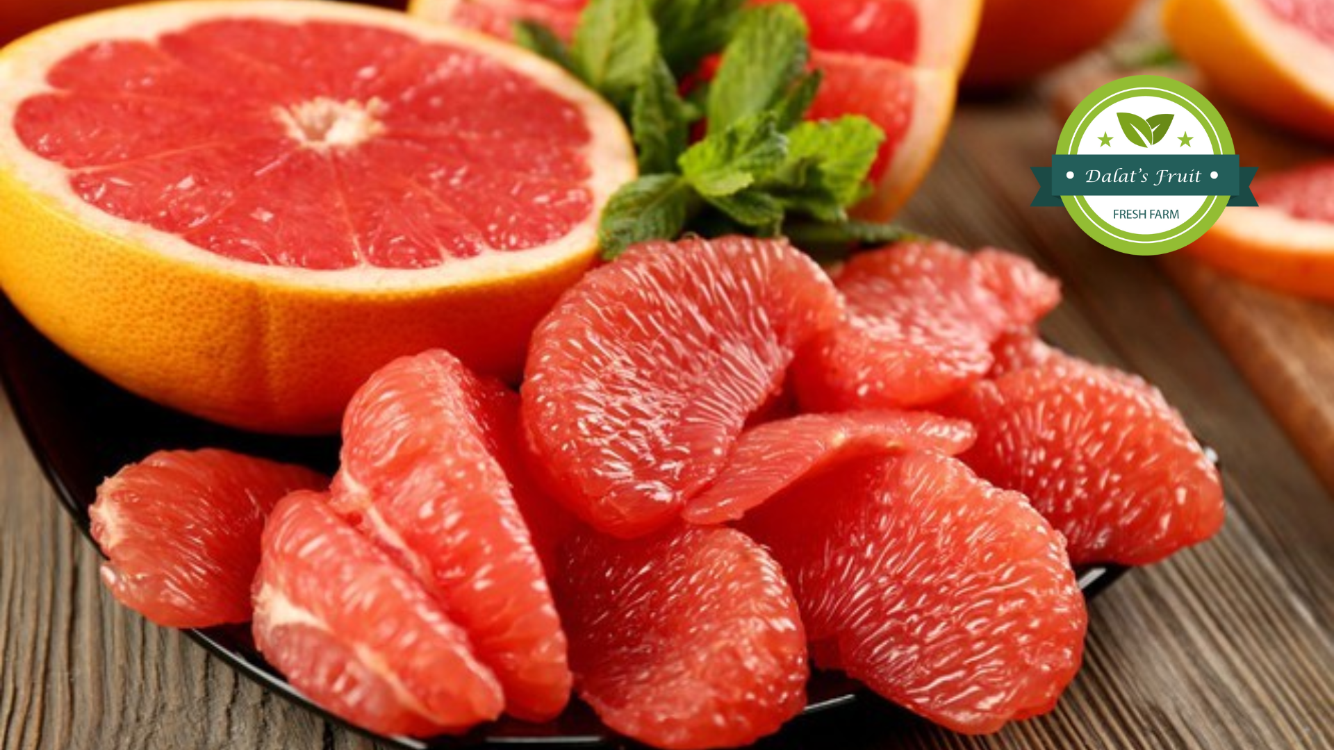 Bưởi là loại trái cây đứng top đầu trong những quả có nhiều vitamin C có lợi cho sức khỏe